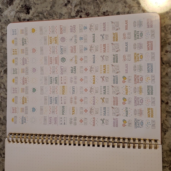 🌸🌺ORANGE CIRCLE STUDIO 12 MONTH PLANNER🌸🌺 - Picture 9 of 10